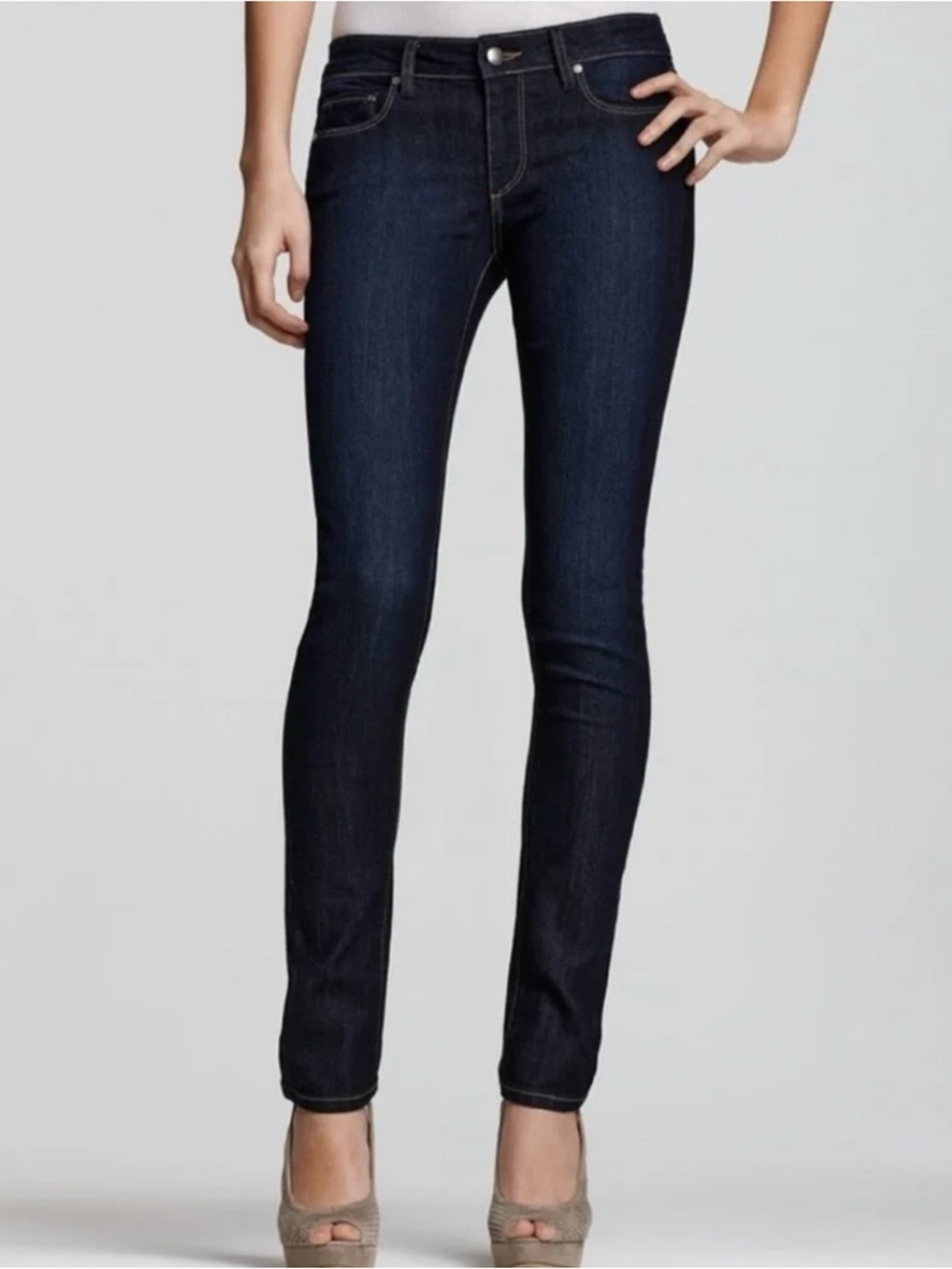 Paige SKYLINE SKINNY Jeans Maggie Size 26